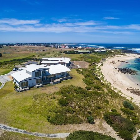 Wytonia Beachfront Accommodation Port Fairy Exterior photo